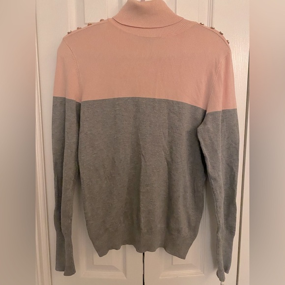 Sweater - Picture 4 of 4